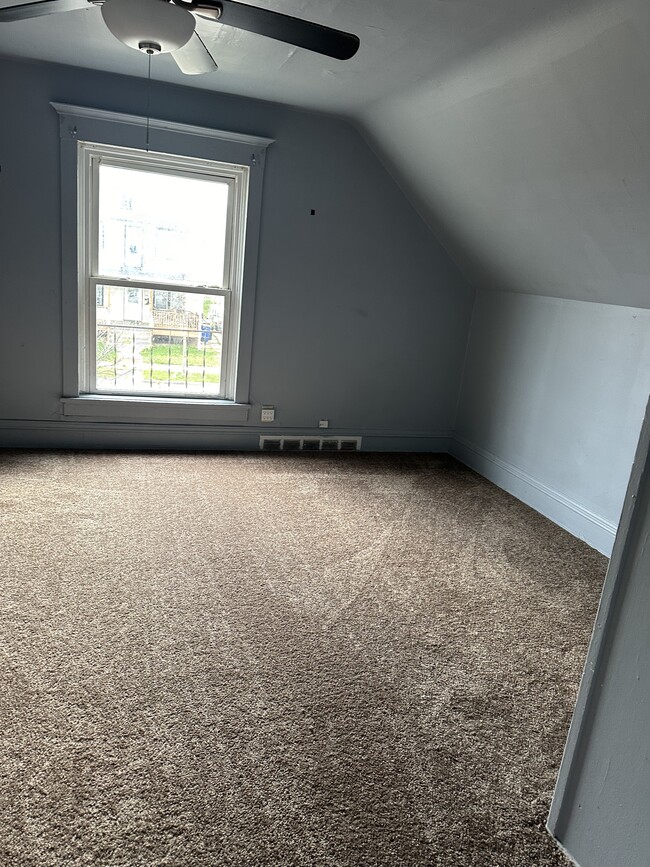 Bedroom 1 - 1924 Phillips Ave