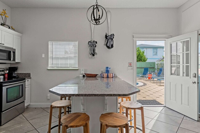 Building Photo - 4431 Luke Ave