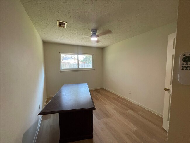 Building Photo - 3647 Marywood Dr