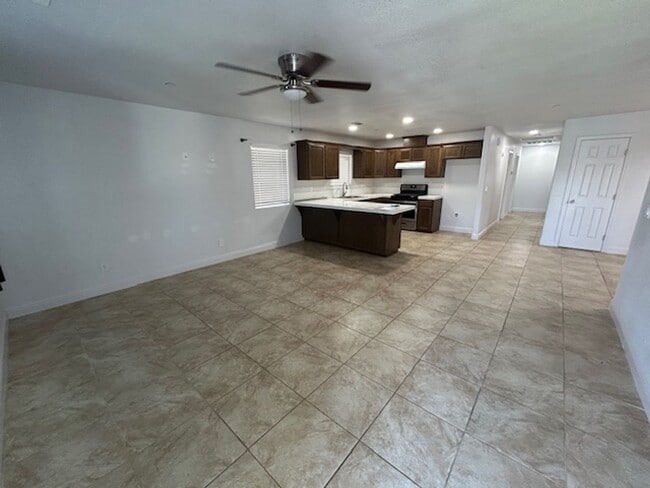 Building Photo - Newly Remodeled