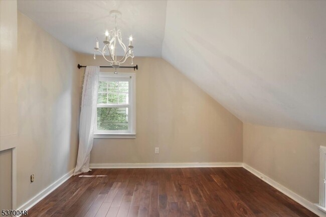 Building Photo - 114 Henshaw Ave