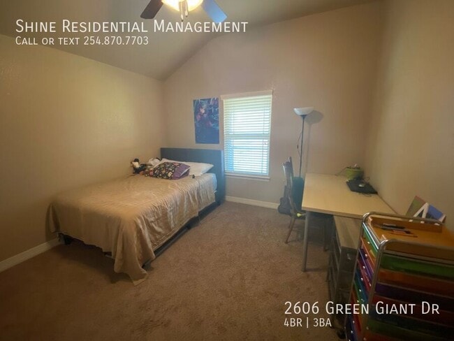 Building Photo - 2606 Green Giant Dr