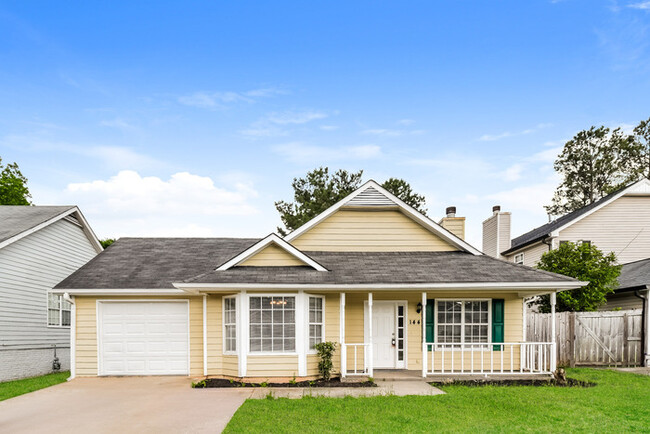 Primary Photo - Bright 3 Bedroom Home