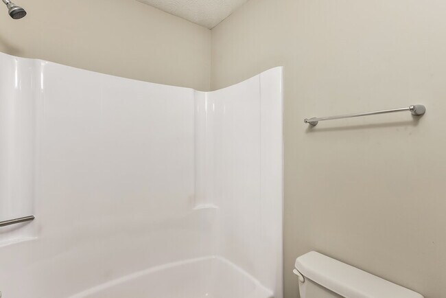 Building Photo - 4284 Dogwood Farms Dr