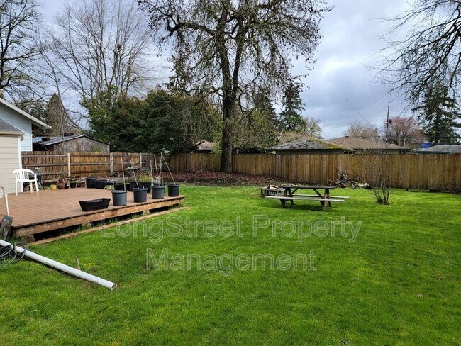 Building Photo - 943 NW 11th St