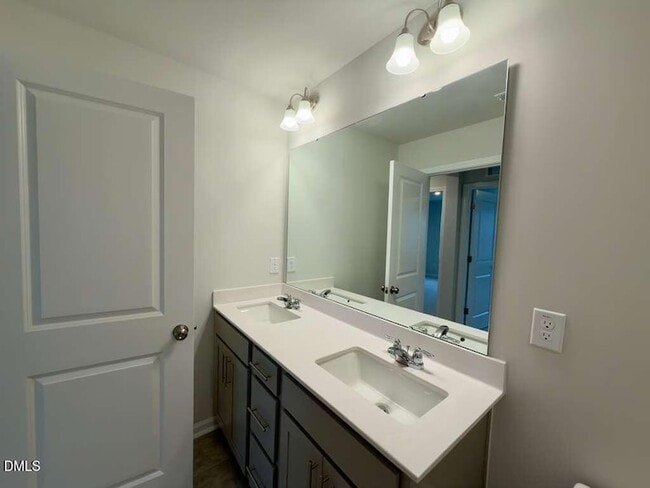 Building Photo - 6005 Grey Colt Wy