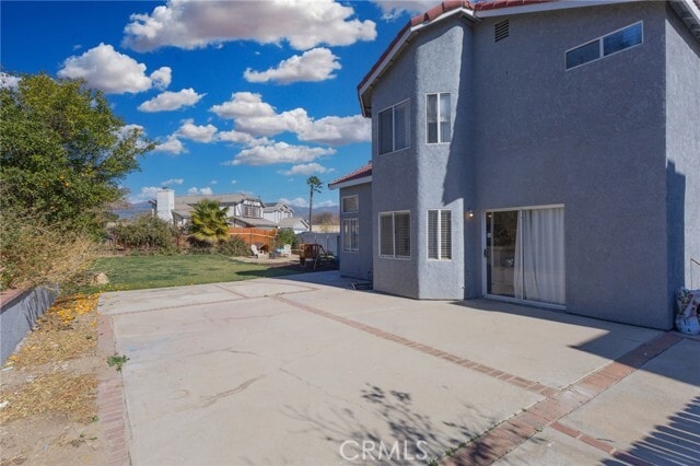 Building Photo - 2266 N Forest Ave