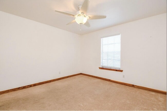Building Photo - 7233 Beechnut St