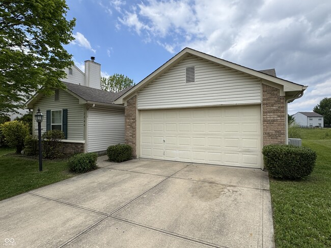 Building Photo - 7644 Scatter Woods Ln