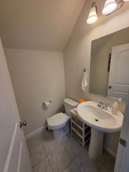 Building Photo - 14107 Eucalyptus Bnd