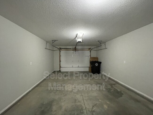 Building Photo - 2504 Alma St