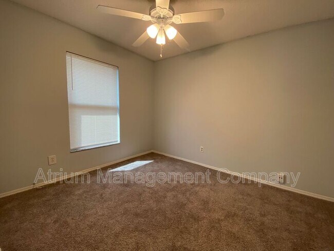 Building Photo - 277 Lakebreeze Cir