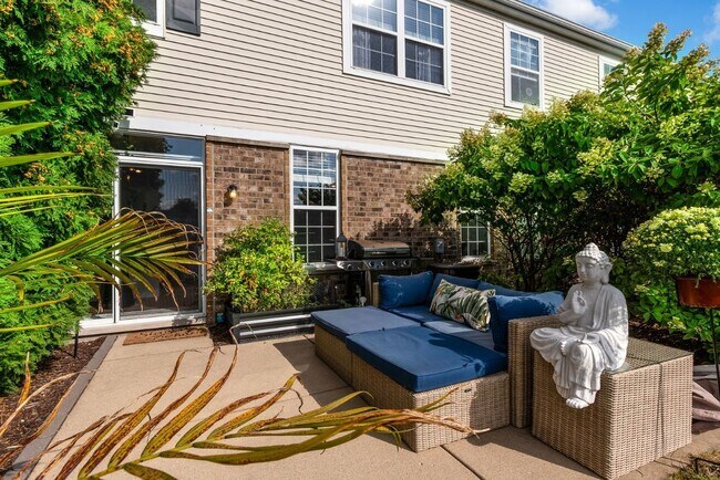 Building Photo - 1221 Courtland Cir