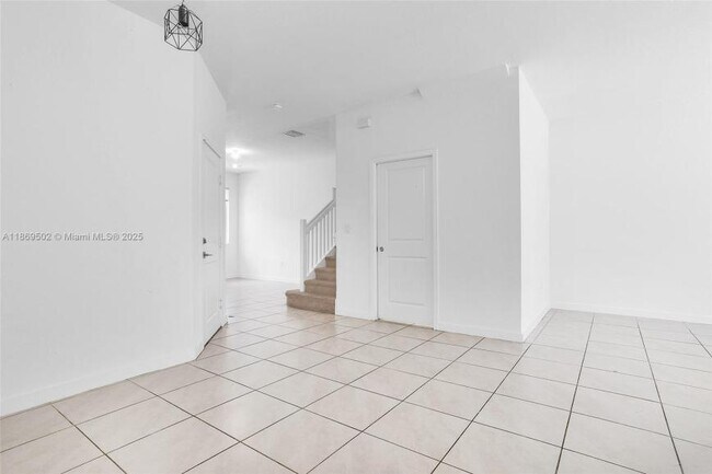 Building Photo - 3 bedroom in Miami Gardens FL 33169
