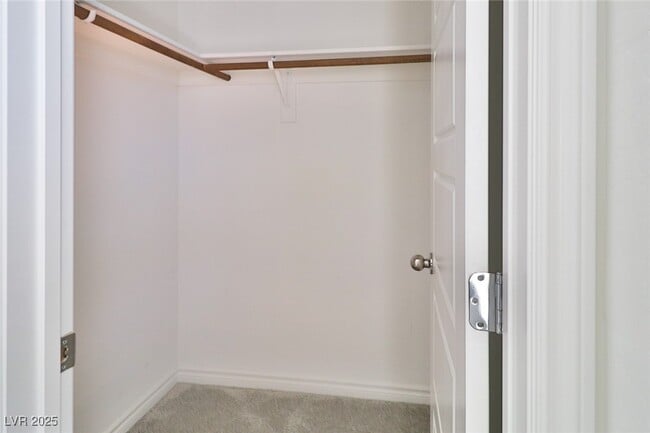 Building Photo - 216 Callen Falls Ave
