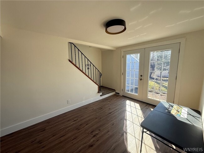 Building Photo - 77 Balbach Dr