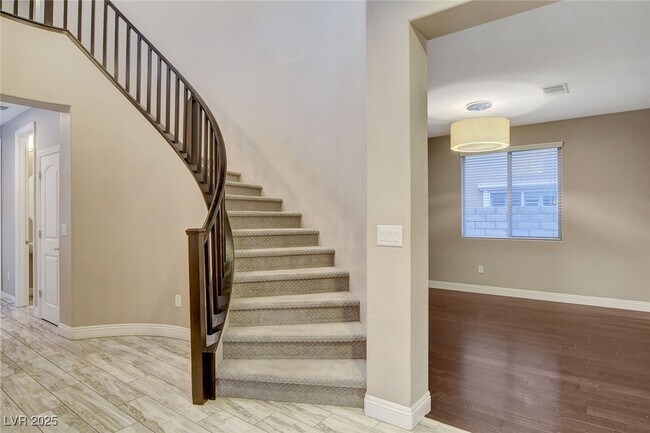 Building Photo - 12217 Nasino Ave