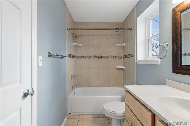 Building Photo - 693 Delwood Ct