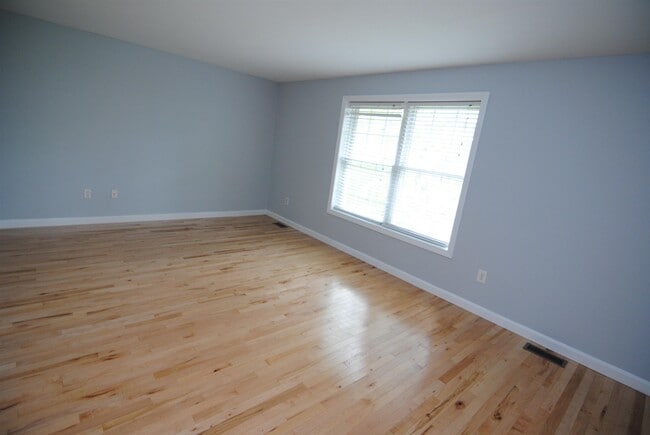 Building Photo - 75 Overlook Cir