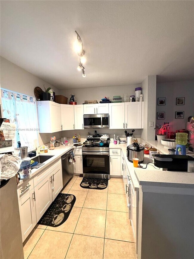 Primary Photo - 20439 NW 15th Ave