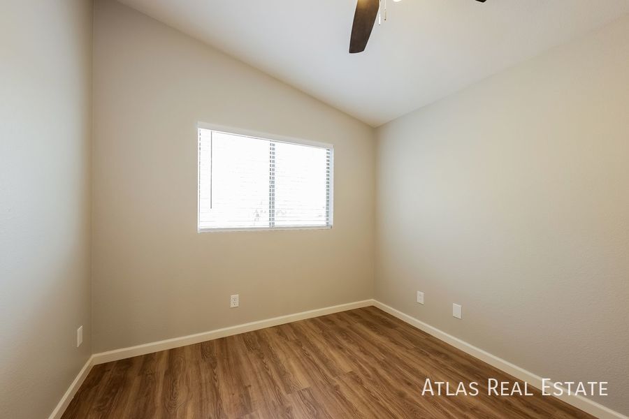 Building Photo - 4929 W Bluefield Ave