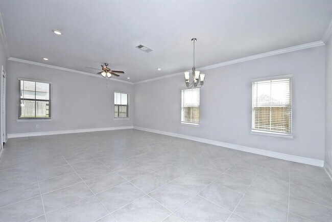 Building Photo - 400 Camino Bay Dr