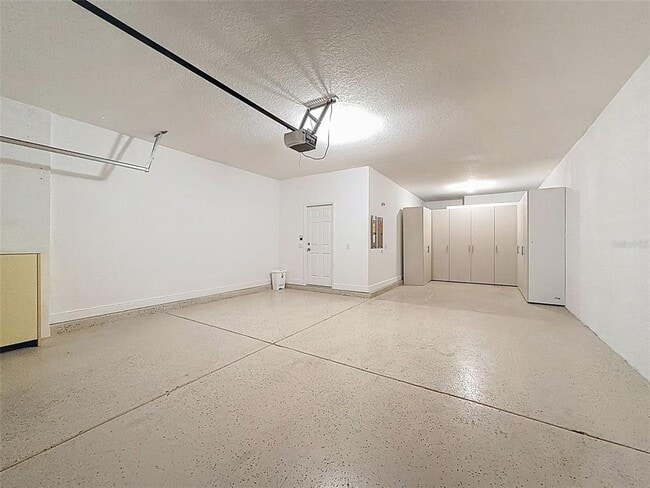 Building Photo - 10701 Laurel Vista Way