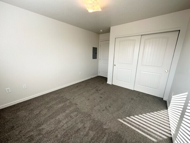 Building Photo - 3922 Idaho Ave