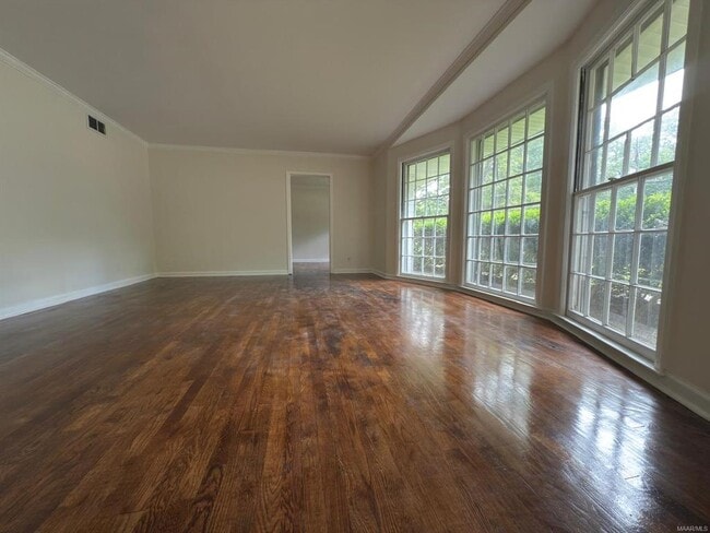 Building Photo - 1406 Beaumont Dr