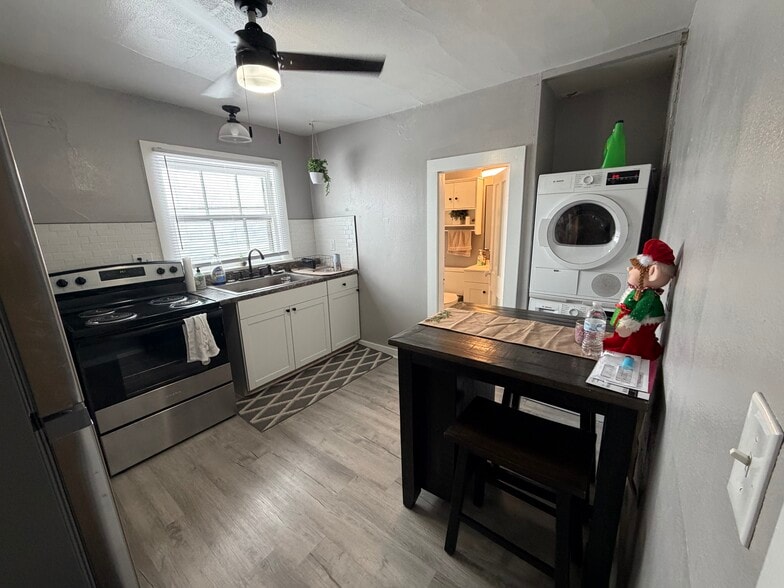 Building Photo - 207 S Jefferson St