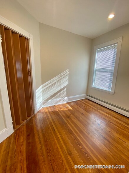 Building Photo - 42 Fenton St