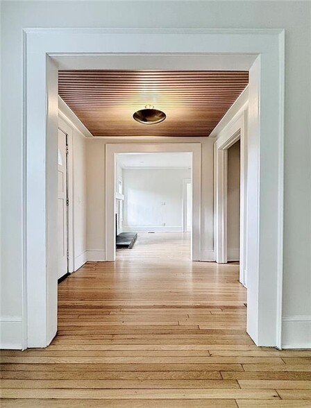 Building Photo - 38 Delmont Dr NE