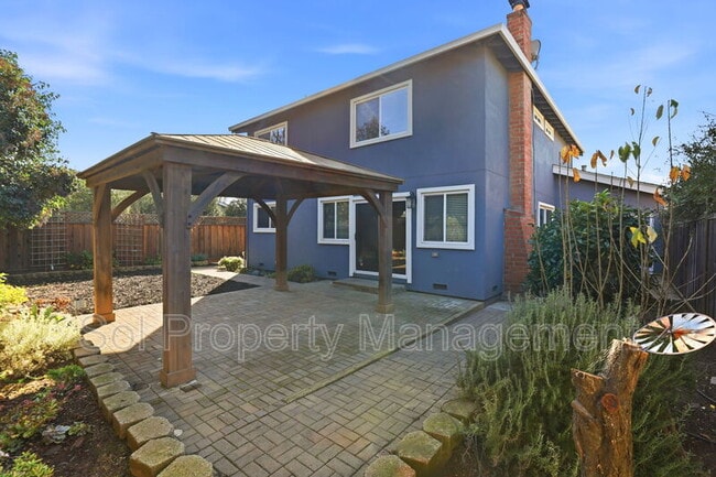 Building Photo - 15120 Venetian Way