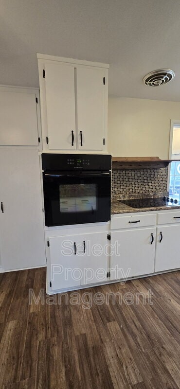 Building Photo - 2425 White Oak Ave