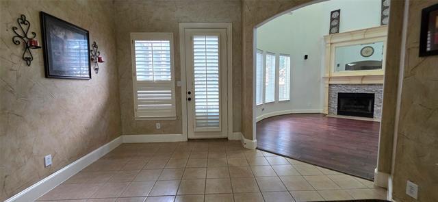 Building Photo - 1001 Llano Trce