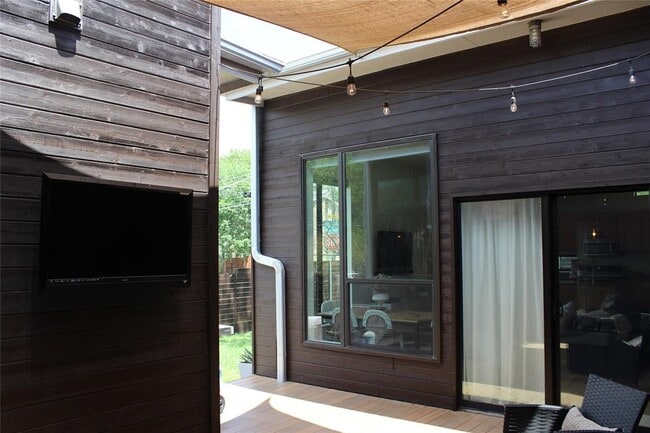 Building Photo - 3700 Garden Villa Ln