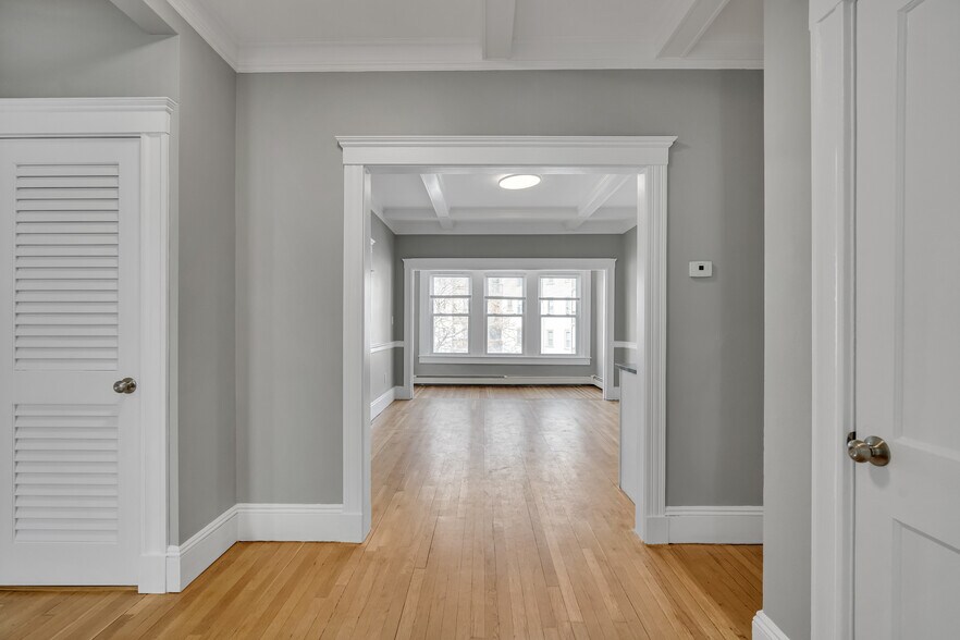 Building Photo - 142 Sutherland Rd