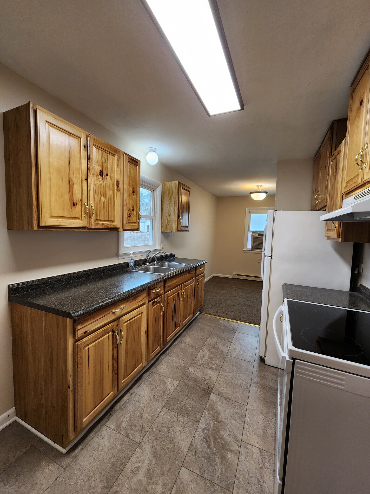 Building Photo - 1104 River Ct