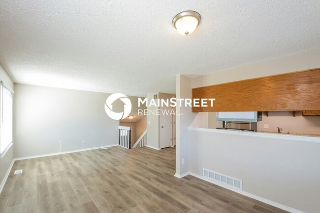Building Photo - 5 Bedroom Pet-Friendly Home in AURORA, CO ...