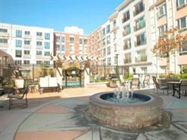 Building Photo - Gaslamp City Square Condo  2 bed 2 bath, t...