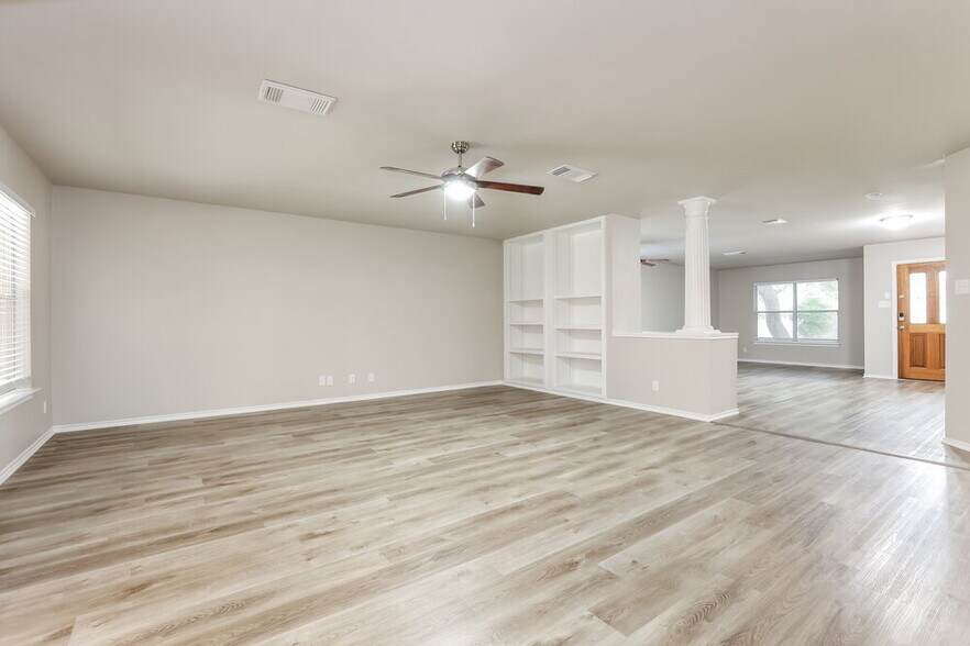 Building Photo - 18814 Redrock Creek