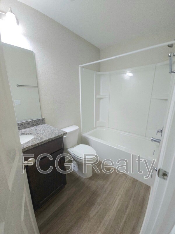 Building Photo - 9809 N Santee Terrace
