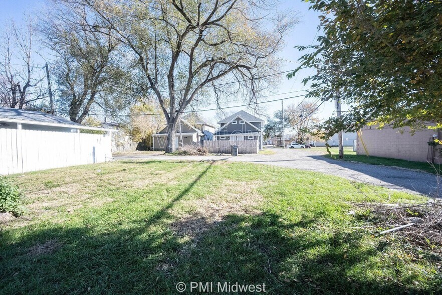 Building Photo - 423 Villa Ave