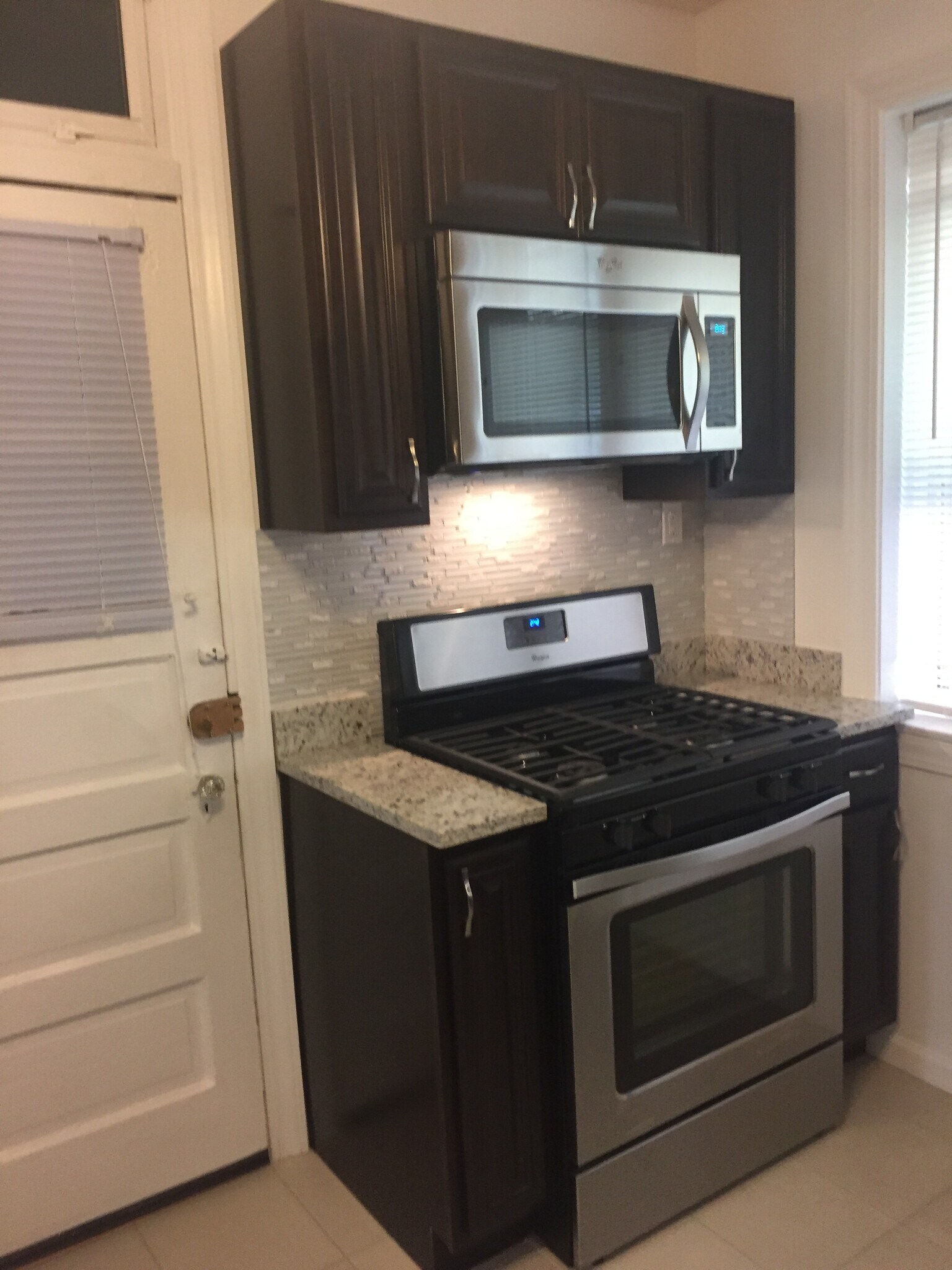 Kitchen - 723 Dobson St
