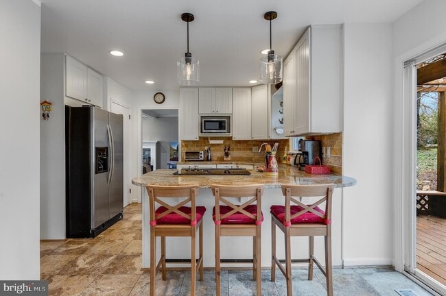 Building Photo - 1700 Chester Mill Rd