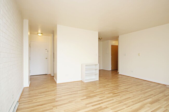 Building Photo - Student-Friendly Apartment Near Scott Stad...