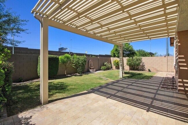Building Photo - 4 Bedroom single family home in Phoenix