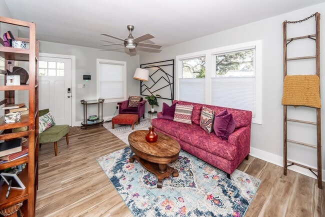 Building Photo - 1511 Larry St