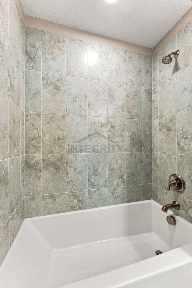 Building Photo - 9464 Crescent Ray Dr