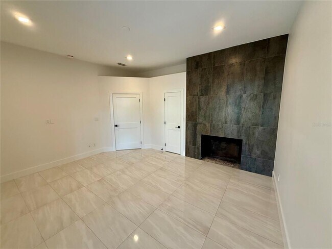 Building Photo - 1359 Harbor Dr